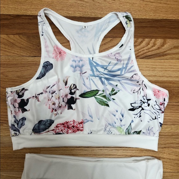 Women’s yoga/exercise outfit - Picture 4 of 8